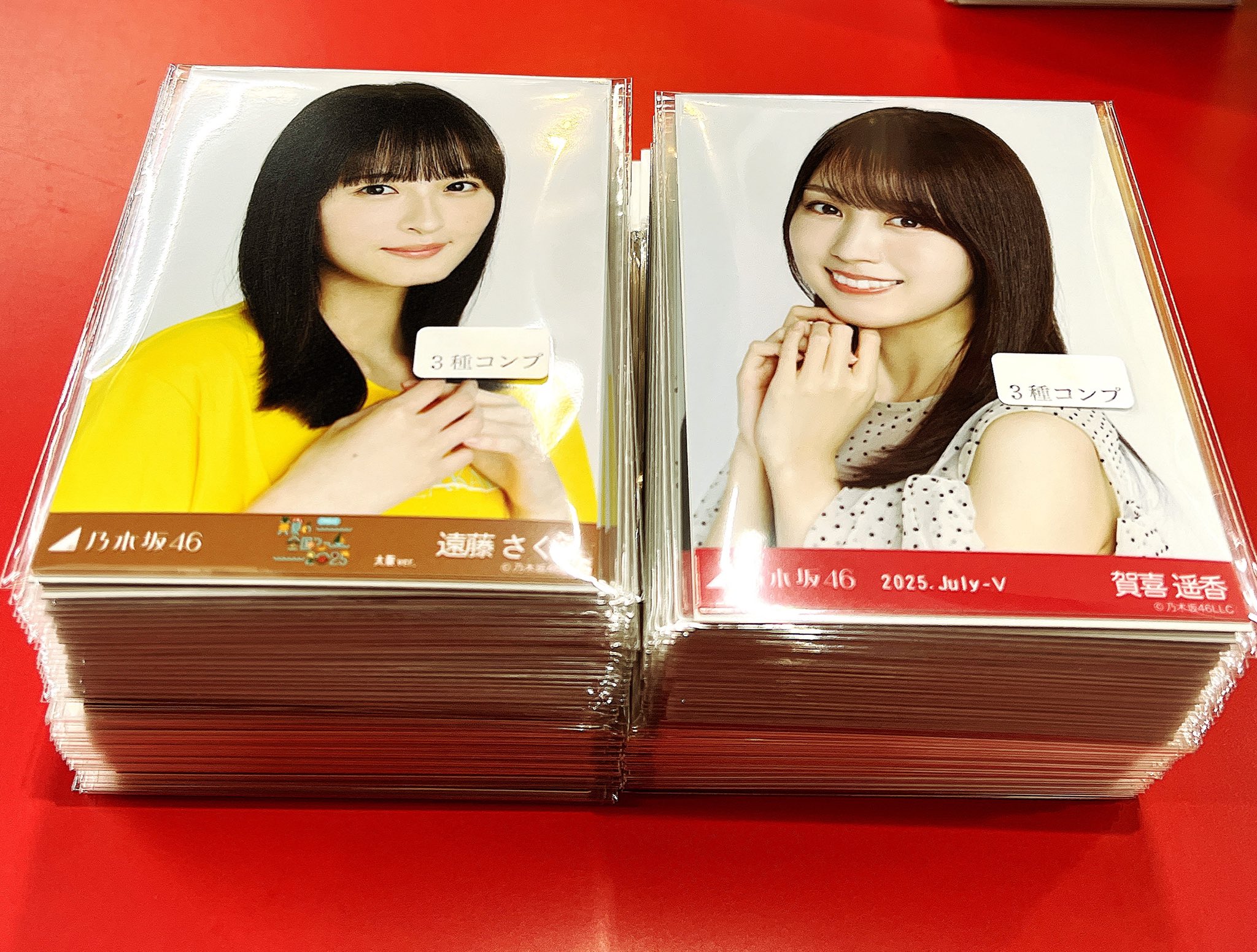 乃木坂46 大阪 Tシャツ ドット 生写真 6種コンプ Amazon.co.jp: 乃木坂46 生写真 ツアーTシャツ大阪ver