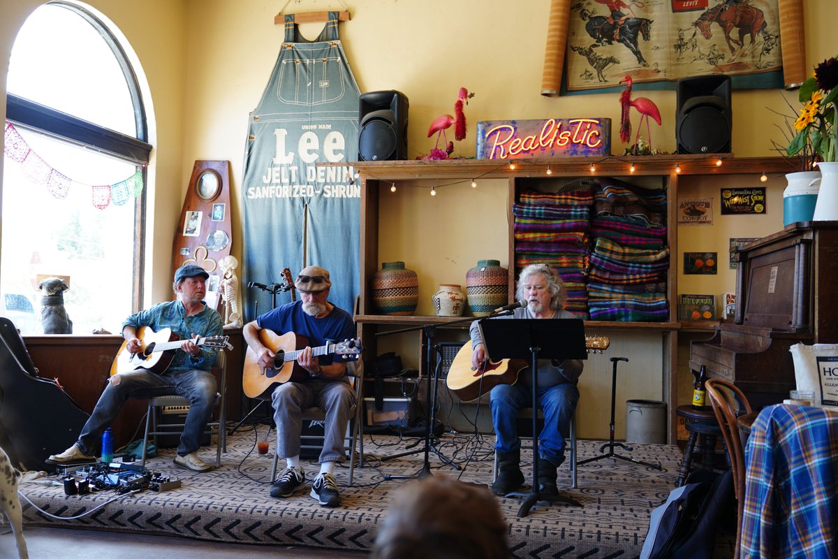 iceaco's tweet image. San Gregorio General Store
