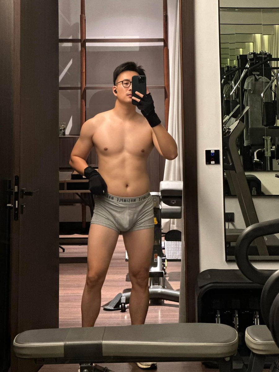 Ông chủ MrSimple Thanh Tú