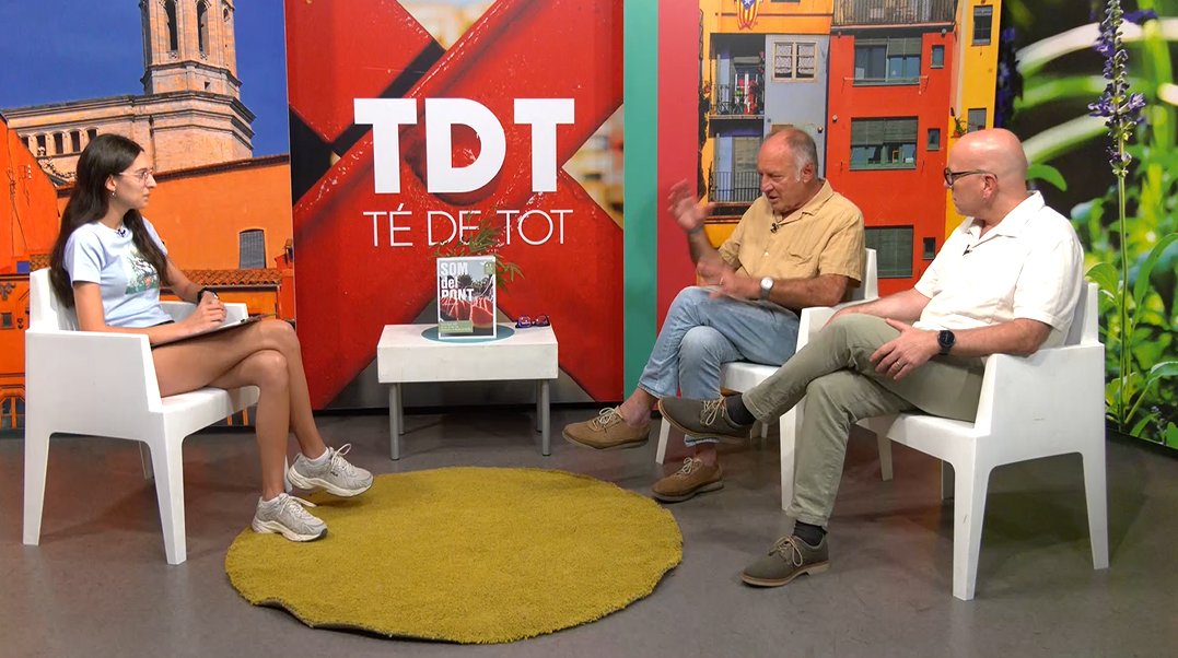 Ahir vam presentar el número 3 de la revista "Som del Pont" al programa "Té de tot" de Televisió de Girona.
tvgirona.com/capitol/tv_gir…
