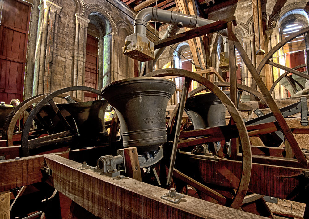 WinCathedral's tweet image. This time last week the bellringers were celebrating the Feast day of St Swithun, Patron Saint of Winchester Cathedral 🔔🎉
Missed the bells? You can watch them here: bit.ly/46QSf8y