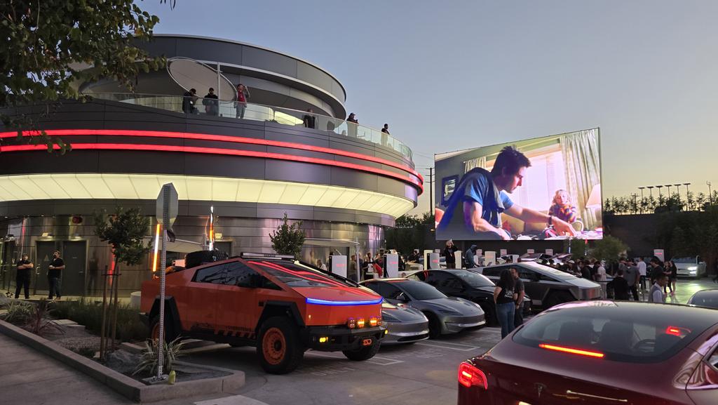 cyberoffroad's tweet image. Glad to have been part of history one of the original cybertrucks 2024 on opening Day "as it was written " @Tesla Diner @cybertruck