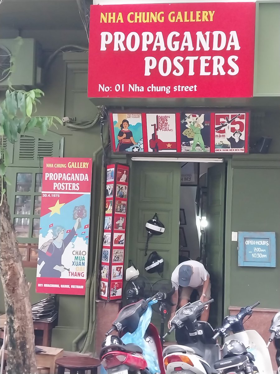 AbhishBanerj's tweet image. Vietnam knows how to do Communism the right way 😊
Selling their old propaganda posters for profit