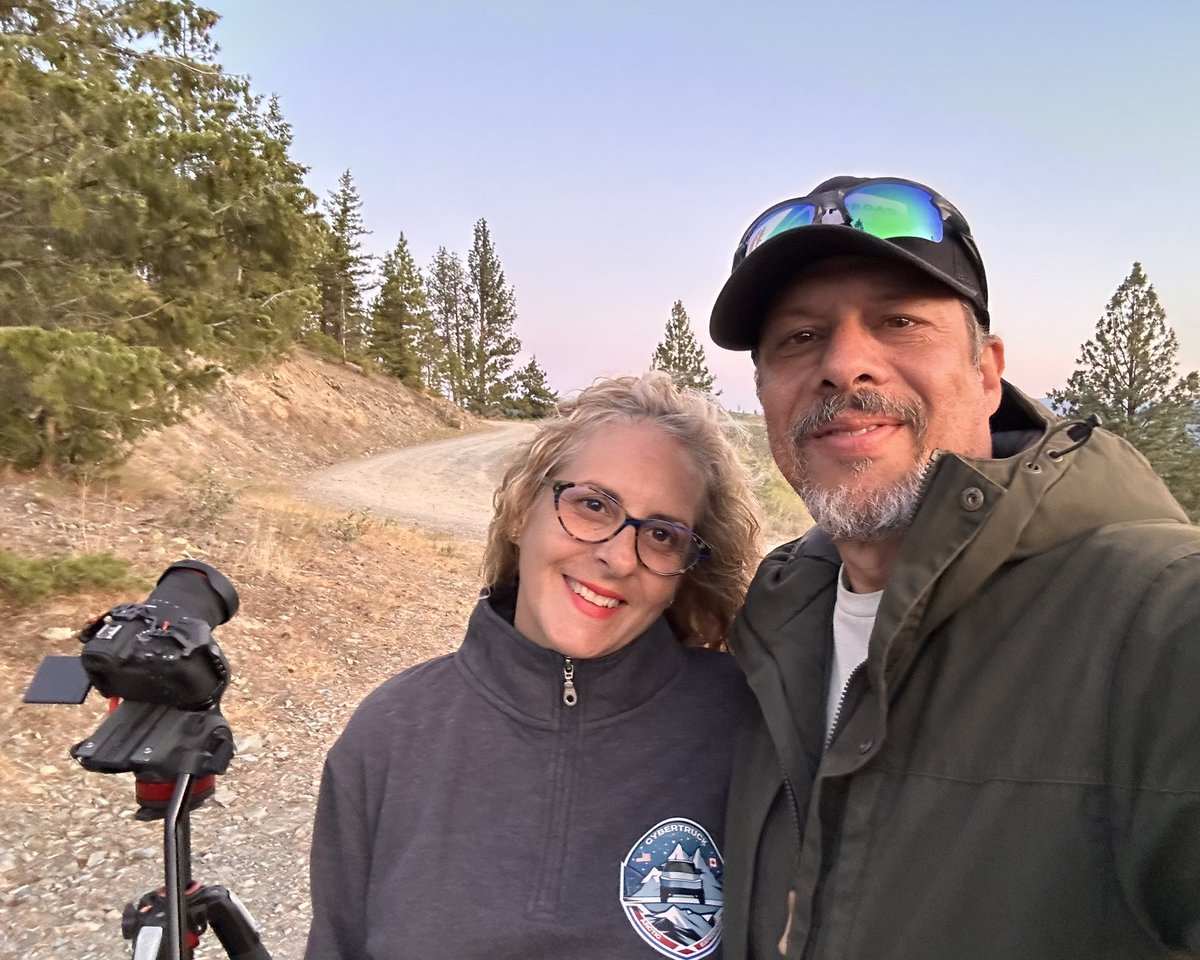 TSLATNA's tweet image. My Love, thanks for always being my personal photographer. You know how to capture the best moments!
@TesLatino