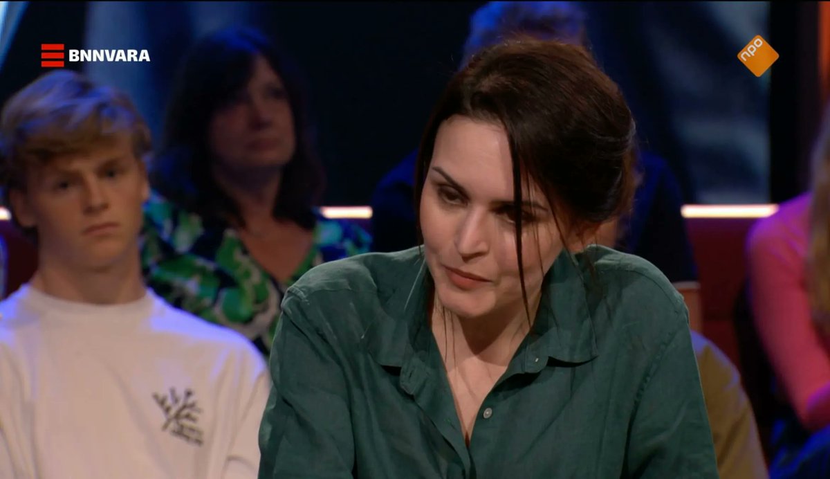 Nieuw 'Briefje van Jan' - aan Soumaya Sahla

"Wéér leidde je een zeer ervaren journalist met halve waarheden, hele leugens en twee tieten om de tuin..."

buttkicken.nl/2025/07/22/bri…

#volkskrant #canard #hofstadgroep #schietoefening #VVD #BBB #briefjevanjan