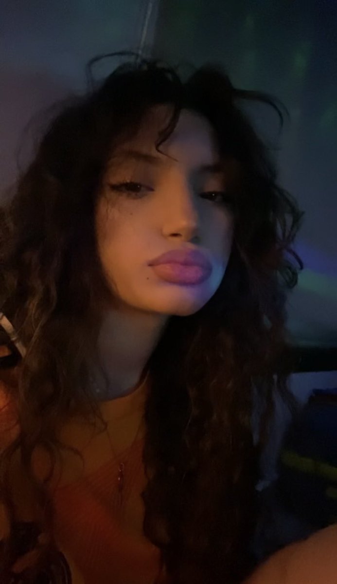 devhyns's tweet image. #ilovewomen