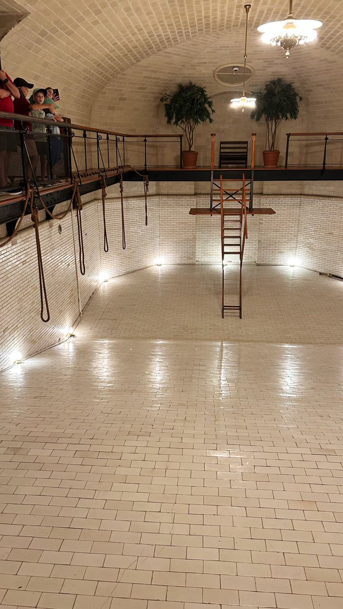 BiblicalBeauty's tweet image. While touring the Biltmore Estate today, a woman behind us said to her friends as we walked past the indoor swimming pool, “I thought those were nooses!”
Bless her heart. 😂