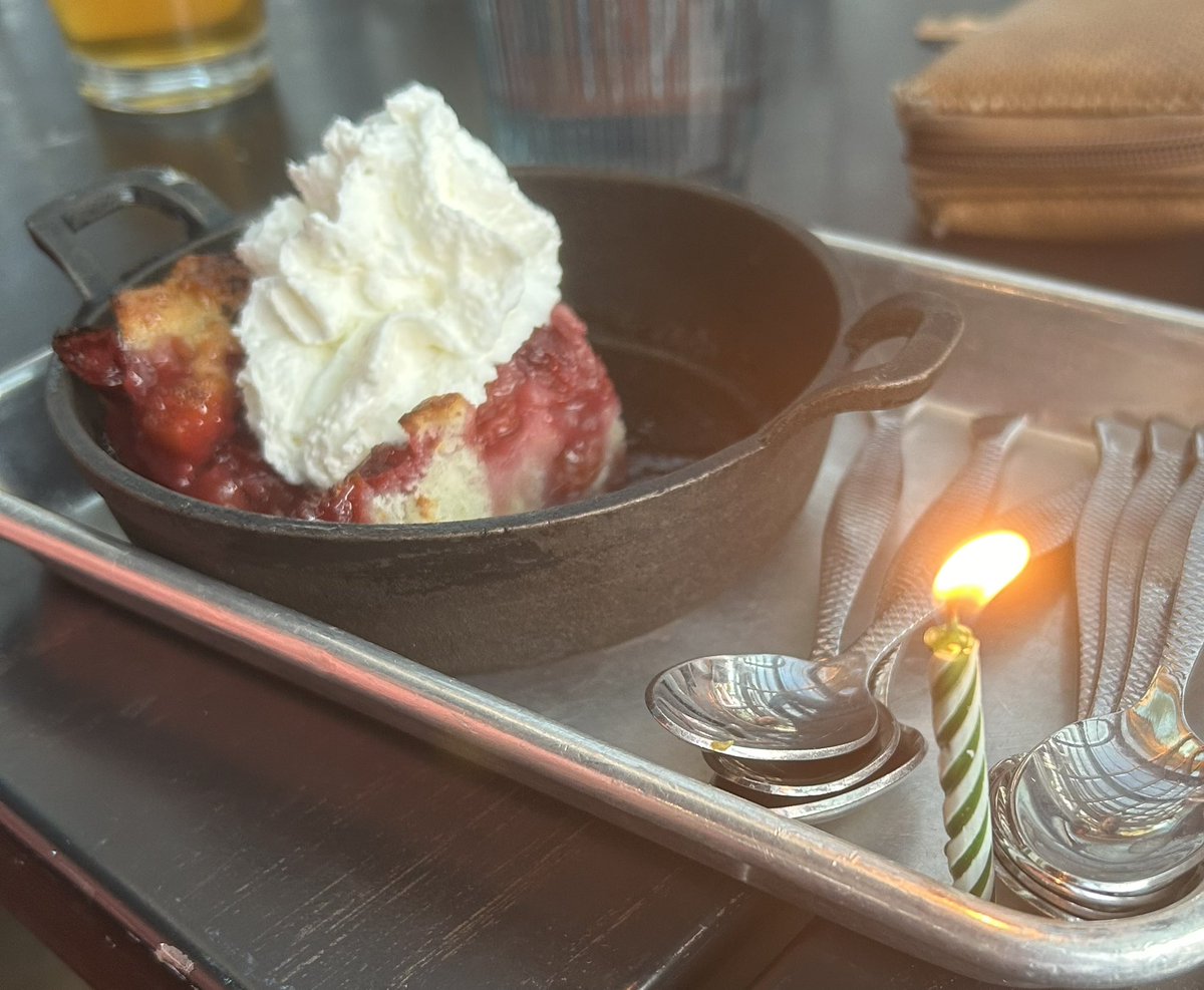 musicmaned's tweet image. Birthday dinner for my wife Kim!
Cocktails (Save the Bees: bourbon and honey) & Dessert (cherry cobbler)
And a good meal in between!
