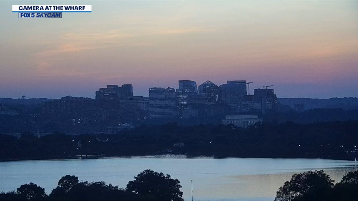 MikeTFox5's tweet image. Beautiful July sky over Rosslyn, VA this evening!
The sun is now setting before 8:30pm! ☀️