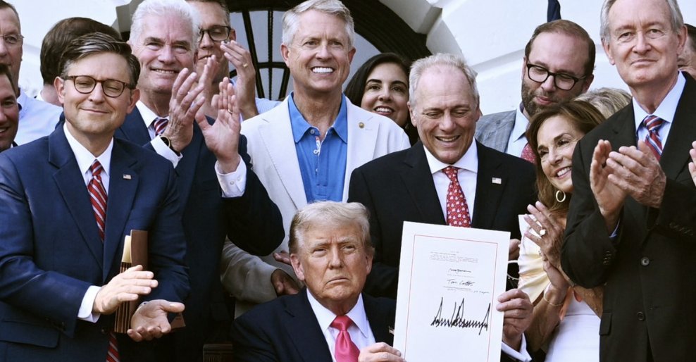 TheLastWord's tweet image. Trump's 'big, beautiful bill' is projected to add $3.4 trillion to the debt, budget office says nbcnews.com/politics/donal…