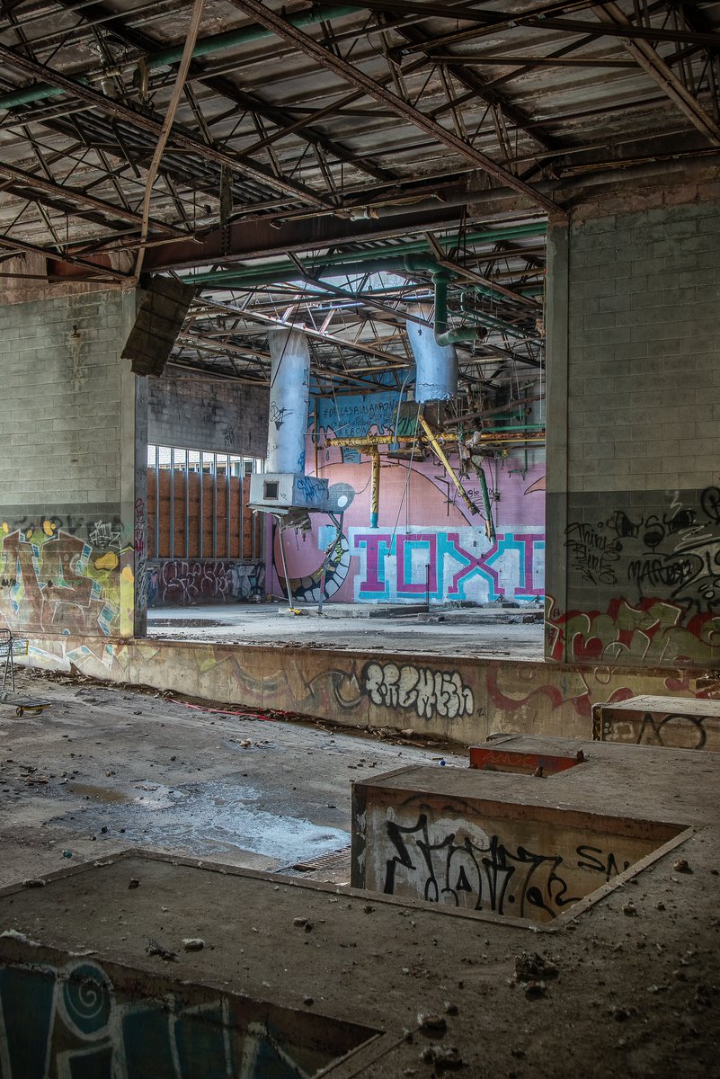 ExploresMr's tweet image. Layers and levels inside of an abandoned municipal maintenance garage in Detroit, Michigan.