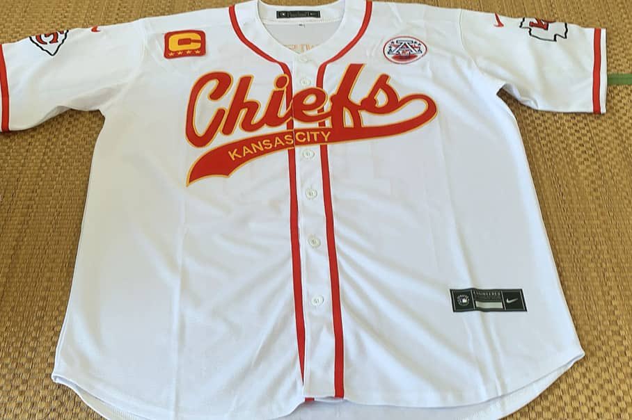Jersey__Plug's tweet image. A few of our many Kansas City Chiefs jerseys available!
Any player (or name/number) can be done in any style for sizes 2T through 8X. Super Bowl patches can be added to any style upon request. Pictures below are of our own actual jerseys.
DM us if you鈥檇 like to order!