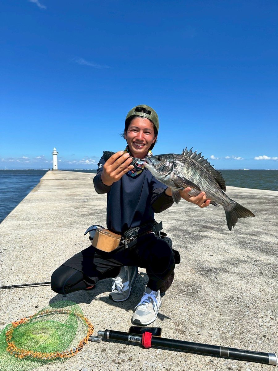 最終日に渋滞避けで四日市一文字に寄り道
チヌ旦那様、チヌ夫人様に極上のフジツボを頂いて、3枚釣ることができました😊
3日間でめちゃくちゃ良い思い出ができて感謝🙇
