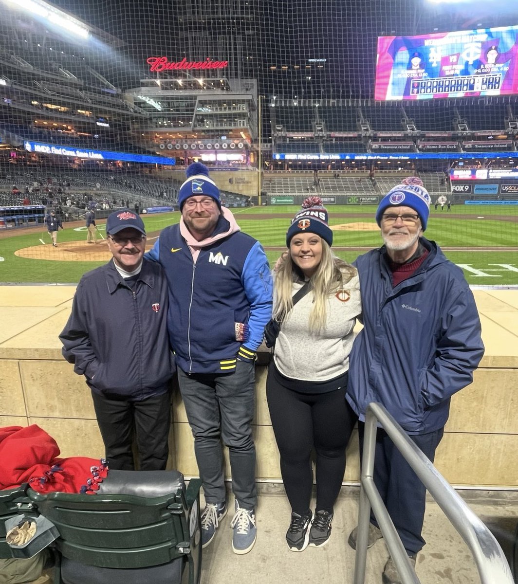 DizzO49's tweet image. …they definitely weren’t as great as THESE seats for this game with our dad’s in May. Is there anyone out there in my twitterverse with @Twins connections that could help us get closer to our dream seats for my 40th birthday with my fam and my guy?
@MLB