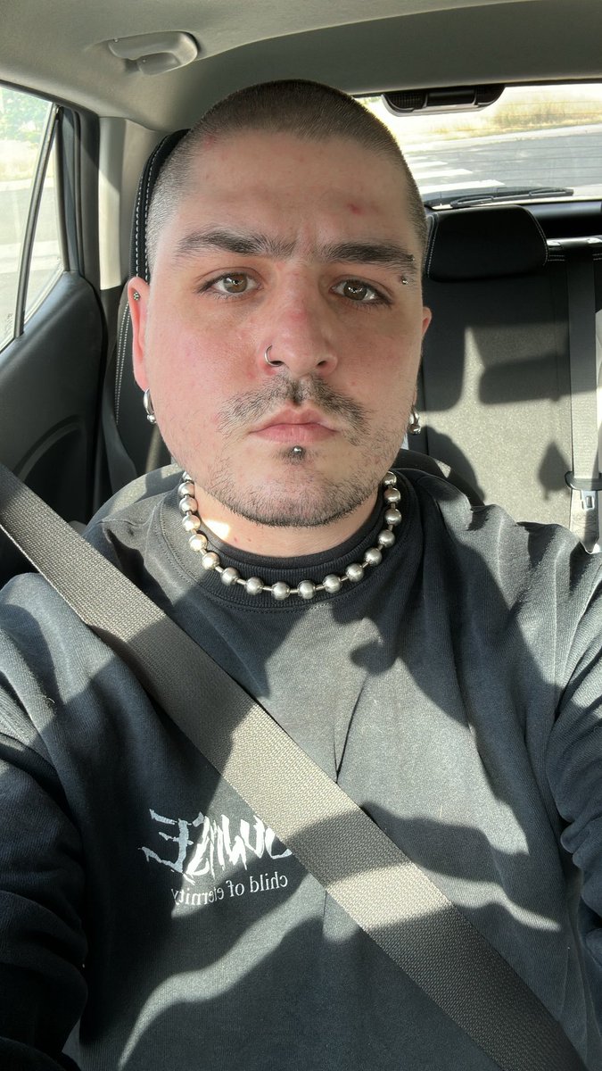 XxenmityxX's tweet image. insomnia beating my ass fr