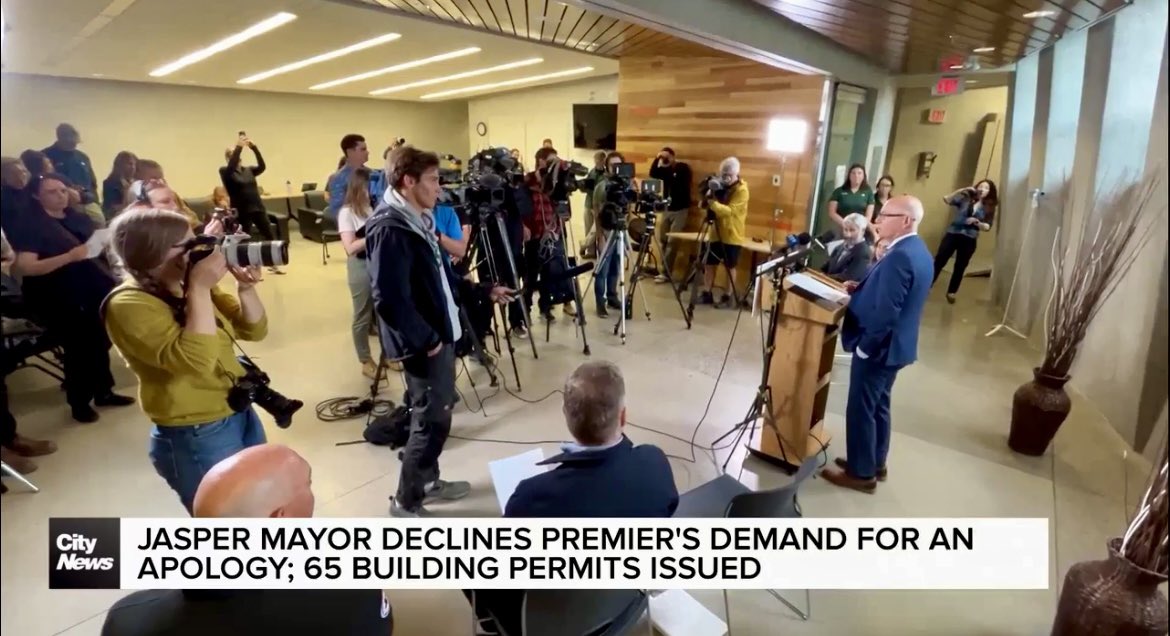 JSJamato's tweet image. The mayor of #Jasper is politely declining an apology demand from the premier of Alberta. As Sean Amato reports, the disagreement comes one year after the blaze and as the town prepares for a rebuilding boom. #ableg #cdnpoli
edmonton.citynews.ca/video/2025/07/…