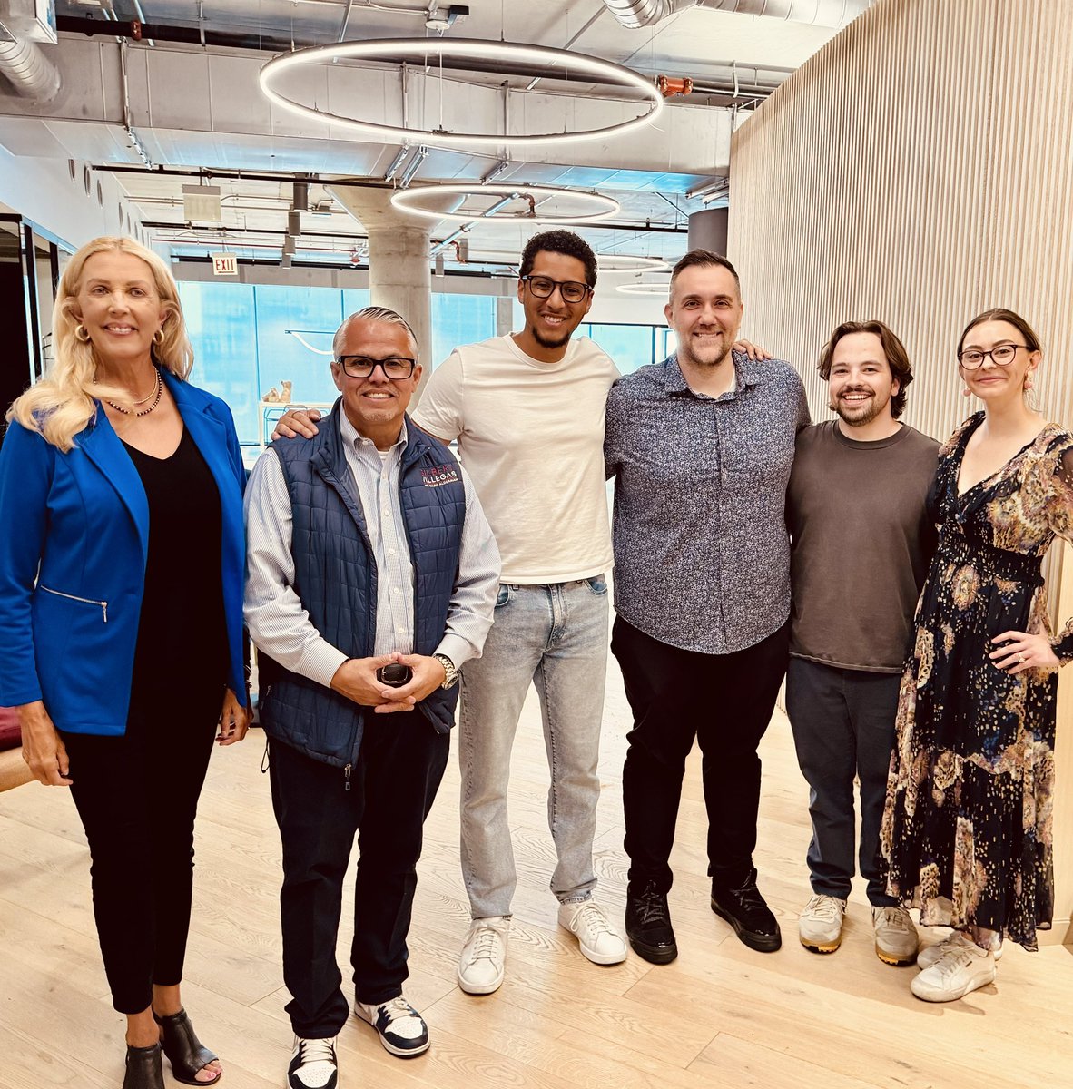 landon20s's tweet image. Powering AI in the Heartland: a discussion about how the Midwest can lead the next wave of AI infra from energy and data centers to public-private partnerships.
Thank you to our world-class panelists: @SueRezin @gilbert36ward @Vegim @wandzilak_drew @MadiHilly