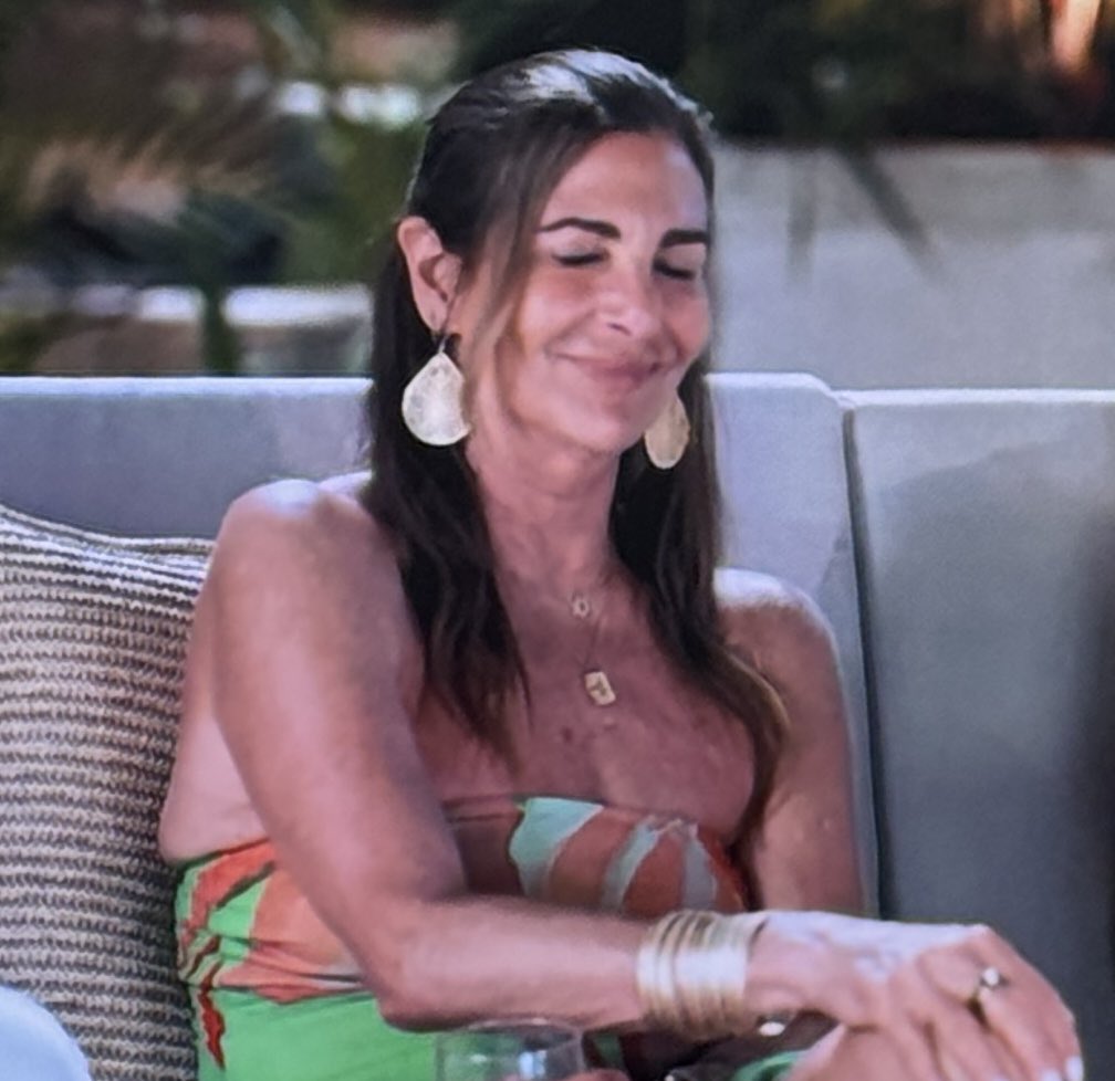 Oh, poor… delusional… Captain Kim

#BachelorInParadise