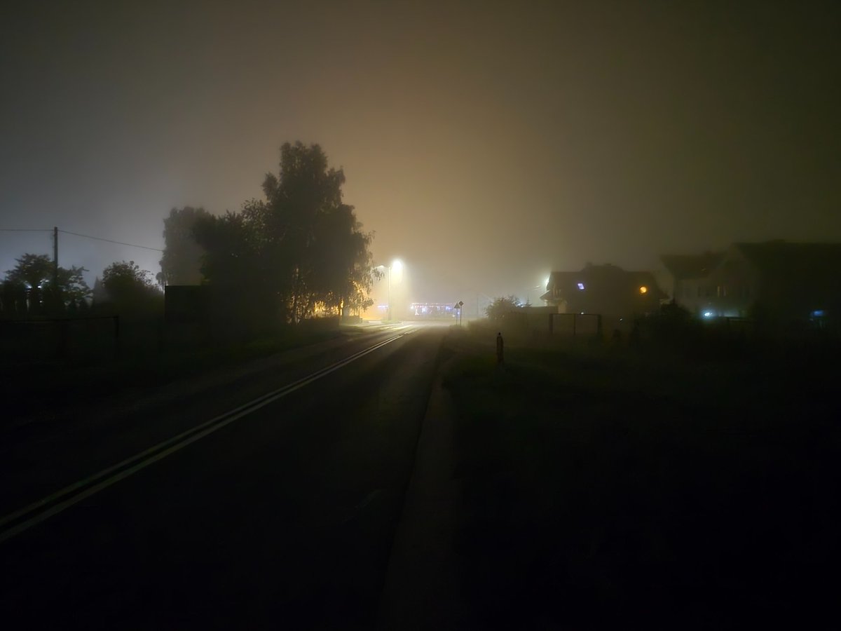 Mgła przy ~20 stopniach o 2:30. Ciekawe te lipcowe noce w tym roku.

Gdynia, Chwarzno-Wiczlino, ale na Westerplatte to samo :)

<a href="/IMGWmeteo/">IMGW-PIB METEO POLSKA</a> <a href="/MeteoprognozaPL/">meteoprognoza.pl🇵🇱</a>