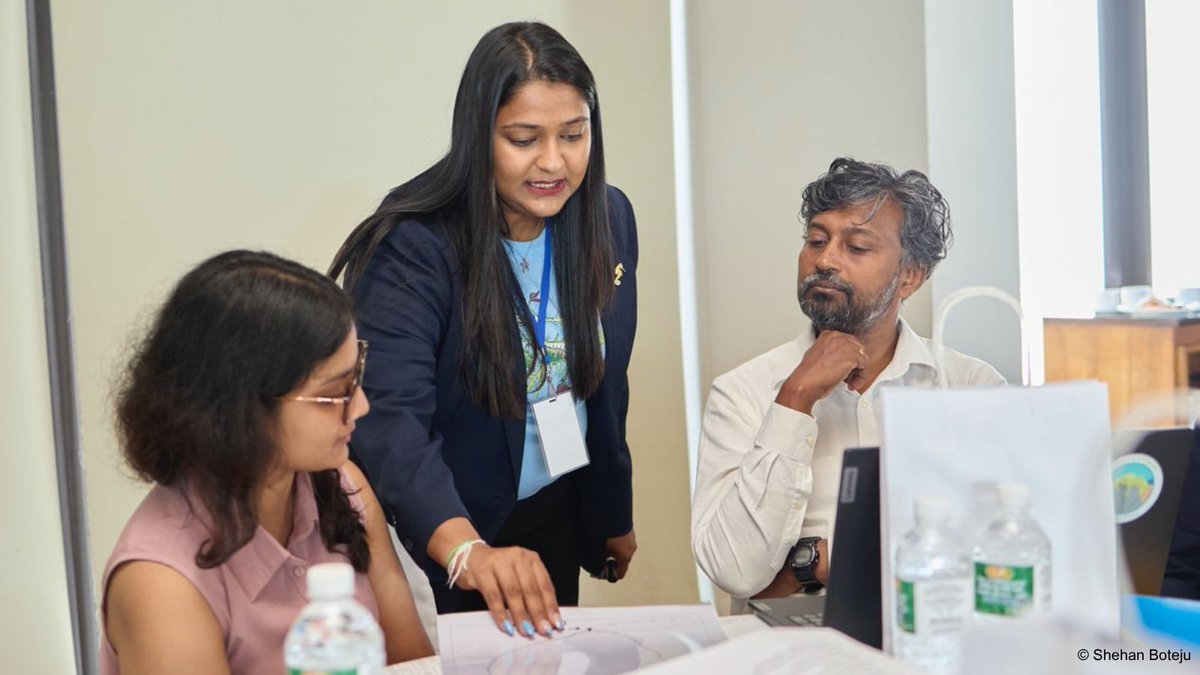 projectseahorse's tweet image. Our PhD student Samara Polwatta led Sri Lanka&apos;s first-ever seahorse conservation workshop, bringing together government, NGOs, academia and divers to share knowledge and advance conservation efforts.🔗 projectseahorse.org/advancing-seah…

#SavingSeahorses #ProjectSeahorse

📸 Shehan Boteju