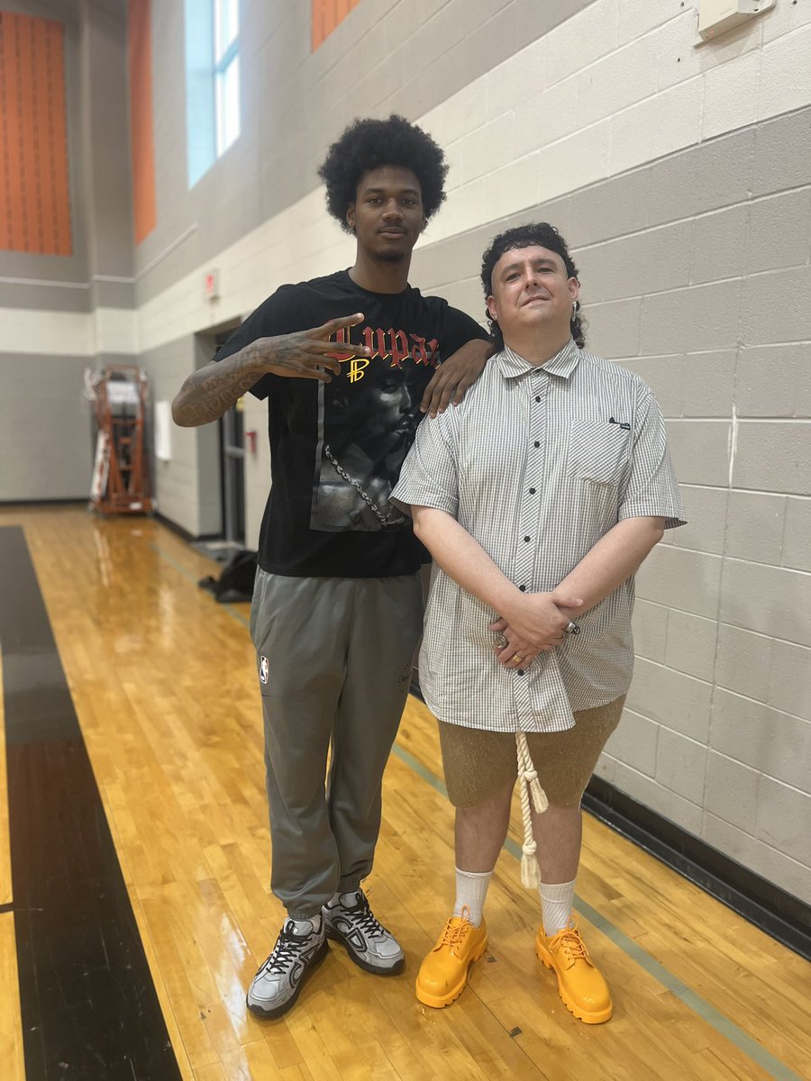 Lee Escobedo (@_leeescobedo) on Twitter photo Dink Pate says hi Knicks Twitter Dink Pate says hi Knicks Twitter