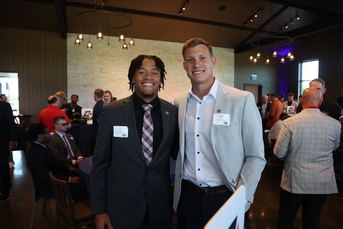 MoStateFootball's tweet image. Lookin’ sharp, fellas 😎

#OutHitOutHustle | #ProveIt
