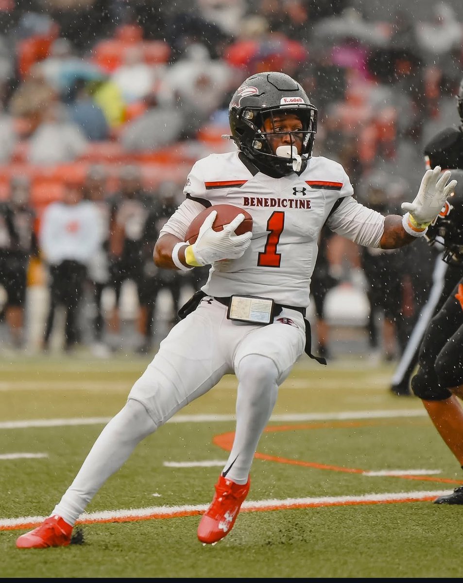 devin_hollins7's tweet image. After a great conversation with @CoachSchnabel I’m extremely blessed to receive my first offer from Benedictine College 🐦⬛❤️ !!! #AGTG @mhs_stewart @MarquetteFootbl @RavenFootballBC