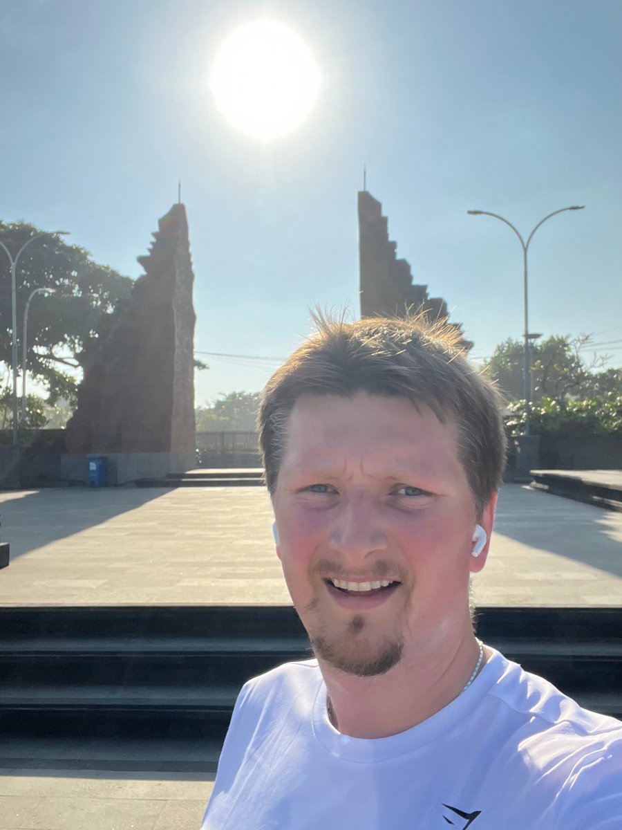 Family is still sleeping, and I managed to sneak out for a run 🏆

#gettingfit