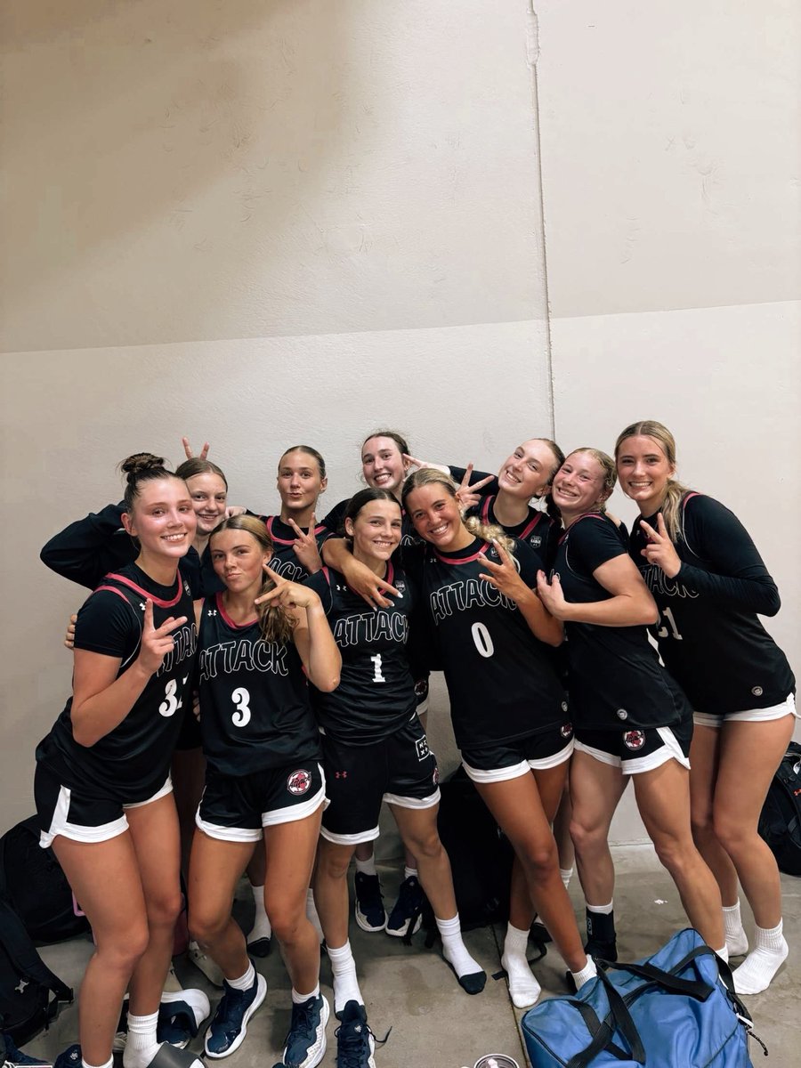 ZachIsherwood's tweet image. THANK YOU to this group of kids, parents & coach Kev for an incredible season!
In 21 years of coaching, this group is as special as they come.
#ThankYou #Loveourteam #ProudCoach
@NebraskaAttack @AttackKev
