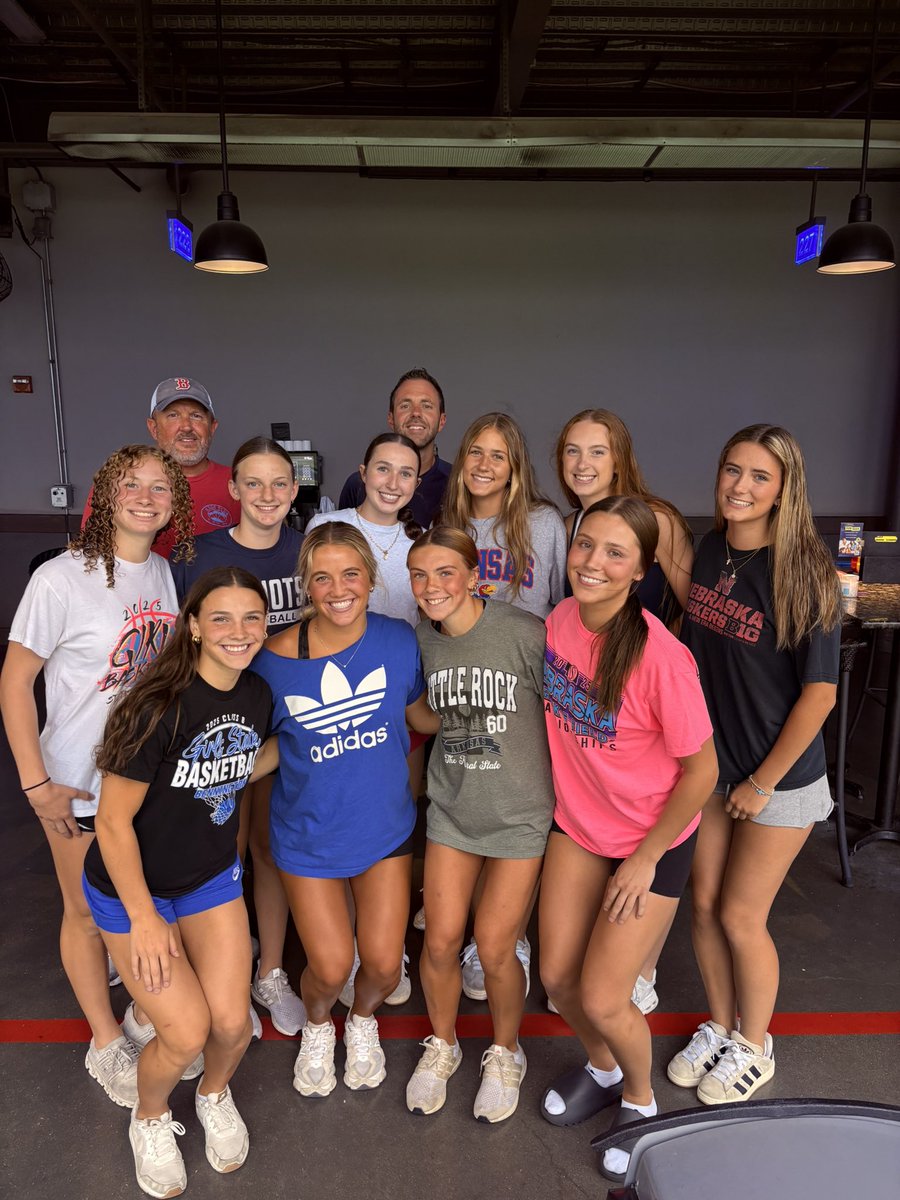 ZachIsherwood's tweet image. THANK YOU to this group of kids, parents & coach Kev for an incredible season!
In 21 years of coaching, this group is as special as they come.
#ThankYou #Loveourteam #ProudCoach
@NebraskaAttack @AttackKev