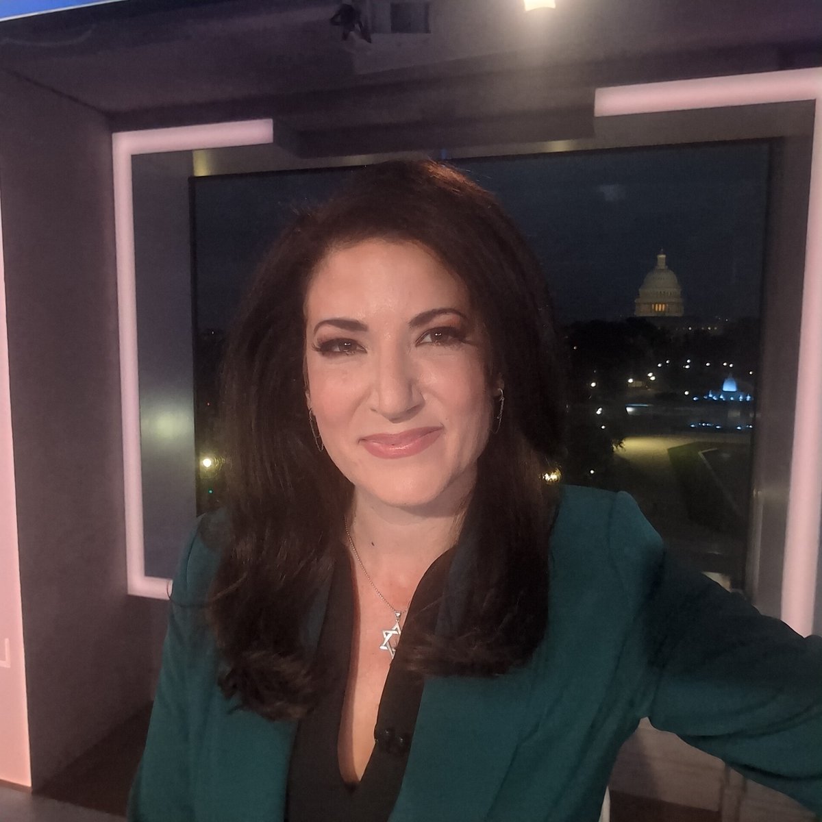 bungarsargon's tweet image. Guest anchoring for @LelandVittert @newsnation from 9-10 PM - join us!