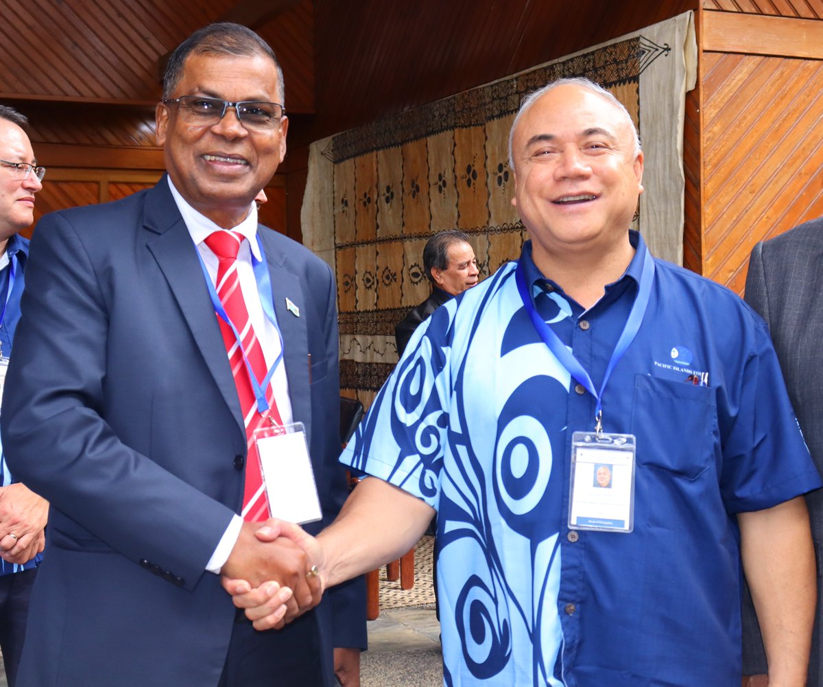 bimanprasad's tweet image. Wonderful to reconnect with my USP friend and now Prime Minister and Finance Minister of Tonga, Dr ‘Aisake Valu Eke 🇹🇴🇫🇯. From classmates to leaders — a testament to education, friendship, and regional unity. #StrongerPacific #FijiTongaFriendship @ForumSEC