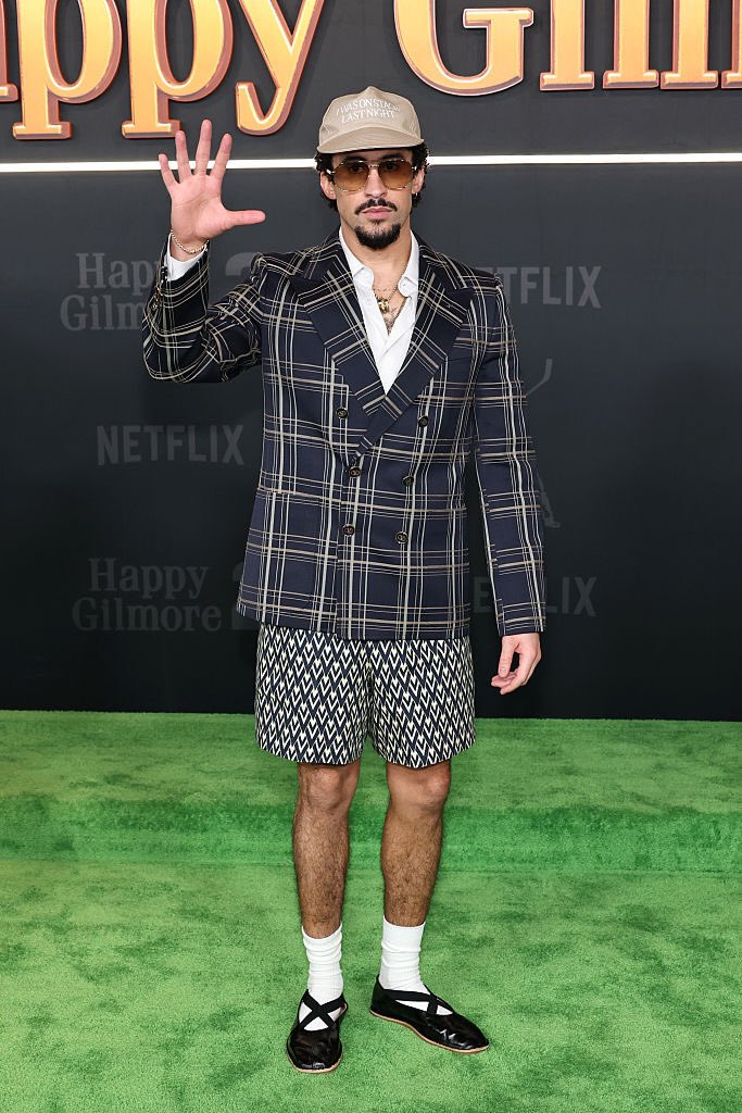 cali939's tweet image. Llego Benito a el premier de #happygilmore2 en #newyork junto a #adamsandler 🎬⛳️🎶
📸: Getty