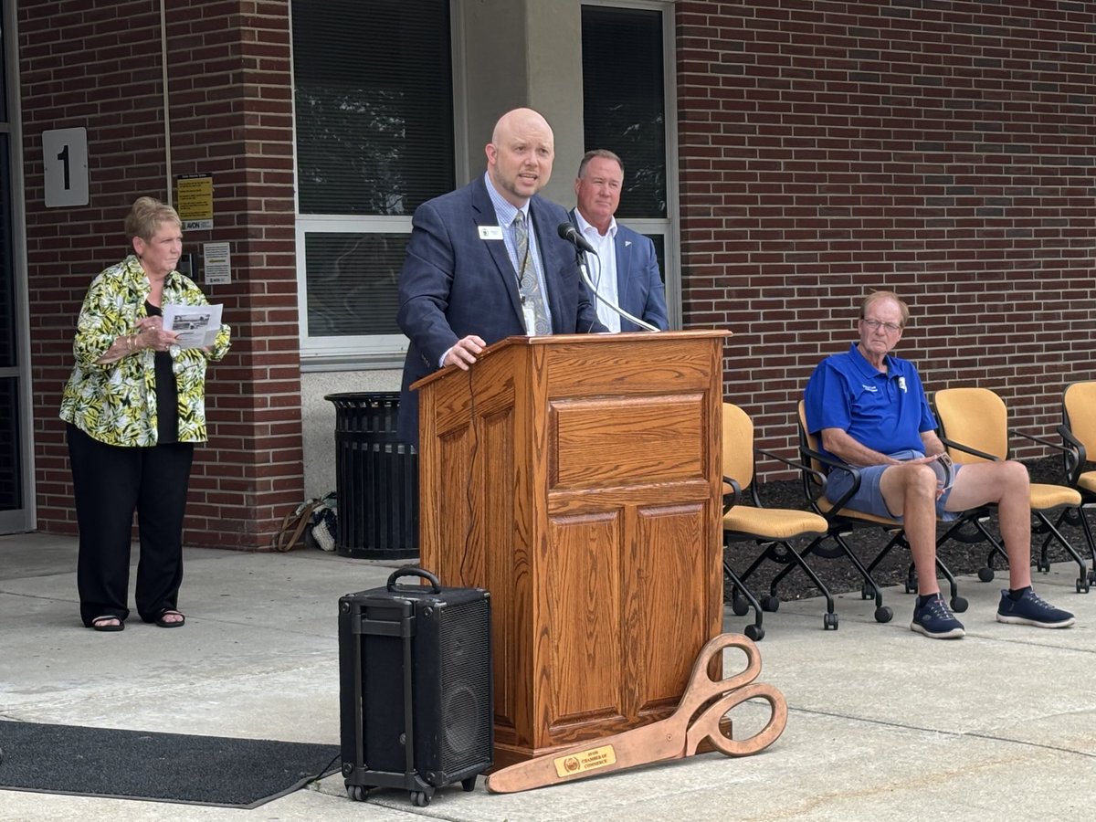 AvonSupt's tweet image. @avonsouth Ribbon Cutting wrapped up a full day! New performing arts space, renovated media center, refreshed corridors, renovated cafeteria….lots of updates to welcome students!
