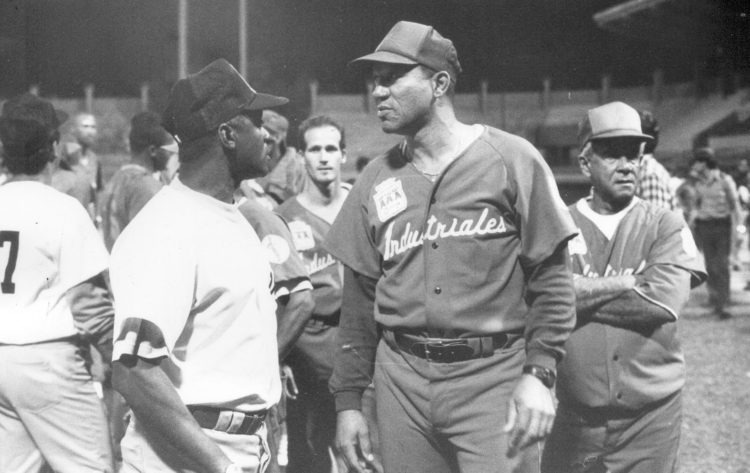 MarcosRguezC's tweet image. A uno de los íconos del béisbol en Cuba, Pedro Medina Ayón, siempre lo recordaremos por su entrega hasta el último inning y su pasión por el deporte.

Lleguen mis condolencias a su familia, y en especial al amigo Pedrito.