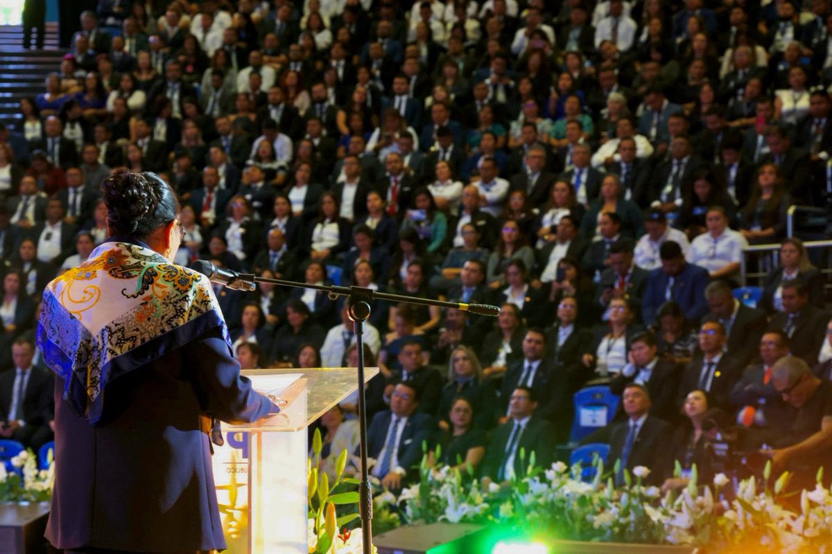 María Consuelo Porras (@mconsueloporras) on Twitter photo Hoy celebramos 31 años del <a href="/MPguatemala/">MP de Guatemala</a>.
Mi reconocimiento a quienes han hecho de esta institución un pilar de justicia con su trabajo, lealtad y dignidad.
Cumplen su deber y lo honran.
Con convicción y frente en alto, seguimos construyendo un legado que trasciende. Hoy celebramos 31 años del <a href="/MPguatemala/">MP de Guatemala</a>.
Mi reconocimiento a quienes han hecho de esta institución un pilar de justicia con su trabajo, lealtad y dignidad.
Cumplen su deber y lo honran.
Con convicción y frente en alto, seguimos construyendo un legado que trasciende.