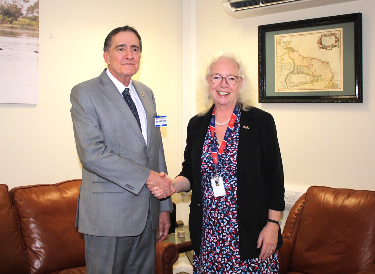 DirOPSPAHO's tweet image. Met with British 🇬🇧 Ambassador H.E. Jane Miller today.
Grateful for the UK’s support to PAHO through the SMART Hospitals initiative and the Fleming Fund, to strengthen climate resilience and antimicrobial resistance efforts across the region.