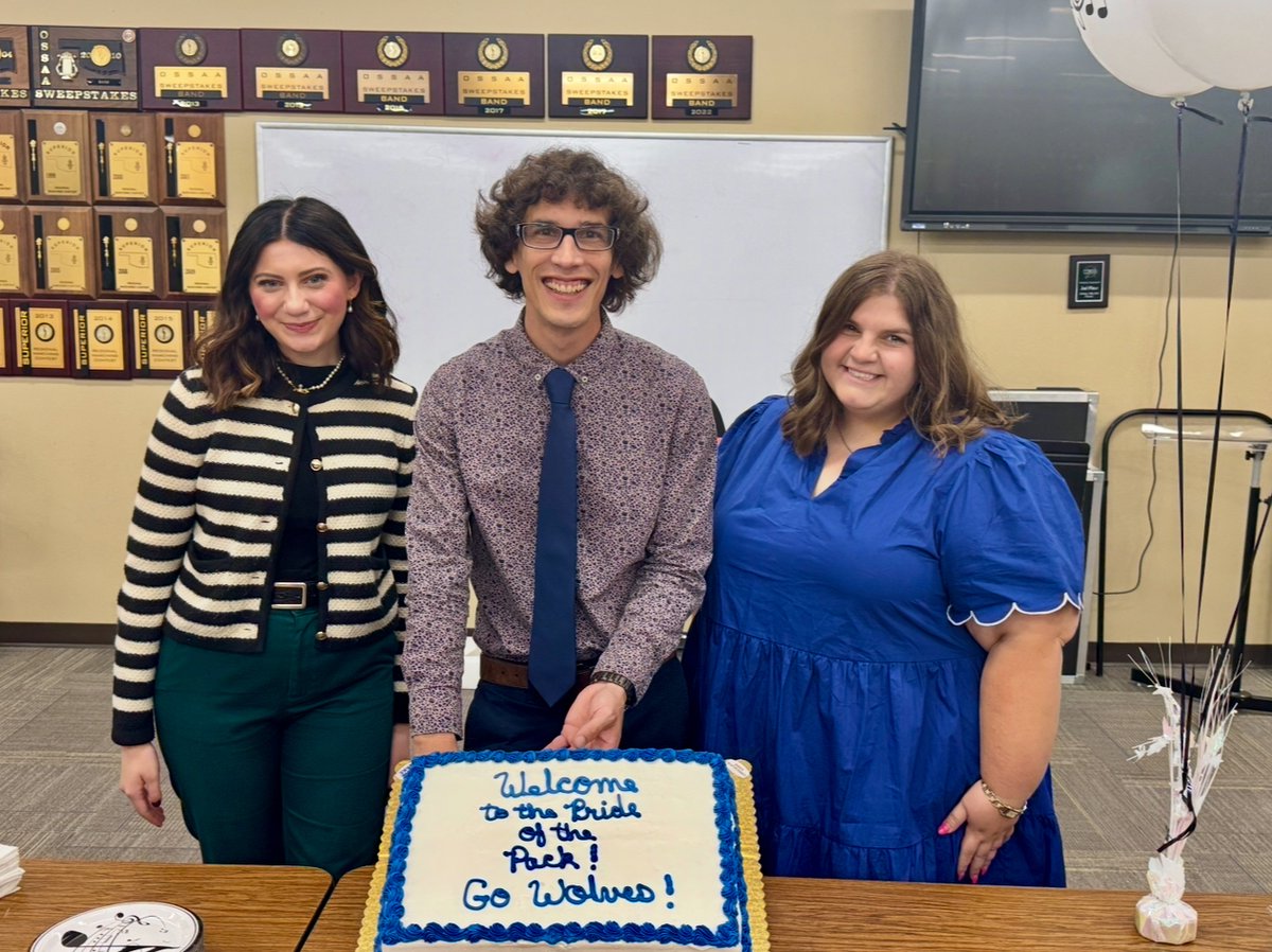 ShawneePublic's tweet image. Over the weekend, our incredible Shawnee Band Boosters hosted a Meet & Greet to welcome the new band team to Shawnee Public Schools!
Help us give a warm Wolf Pack welcome to Mr. Craven, Ms. Whiteman, and Ms. Kuehn!
💙🐺
#GoWolves #ShawneeStrong #PrideofthePack #OklaEd