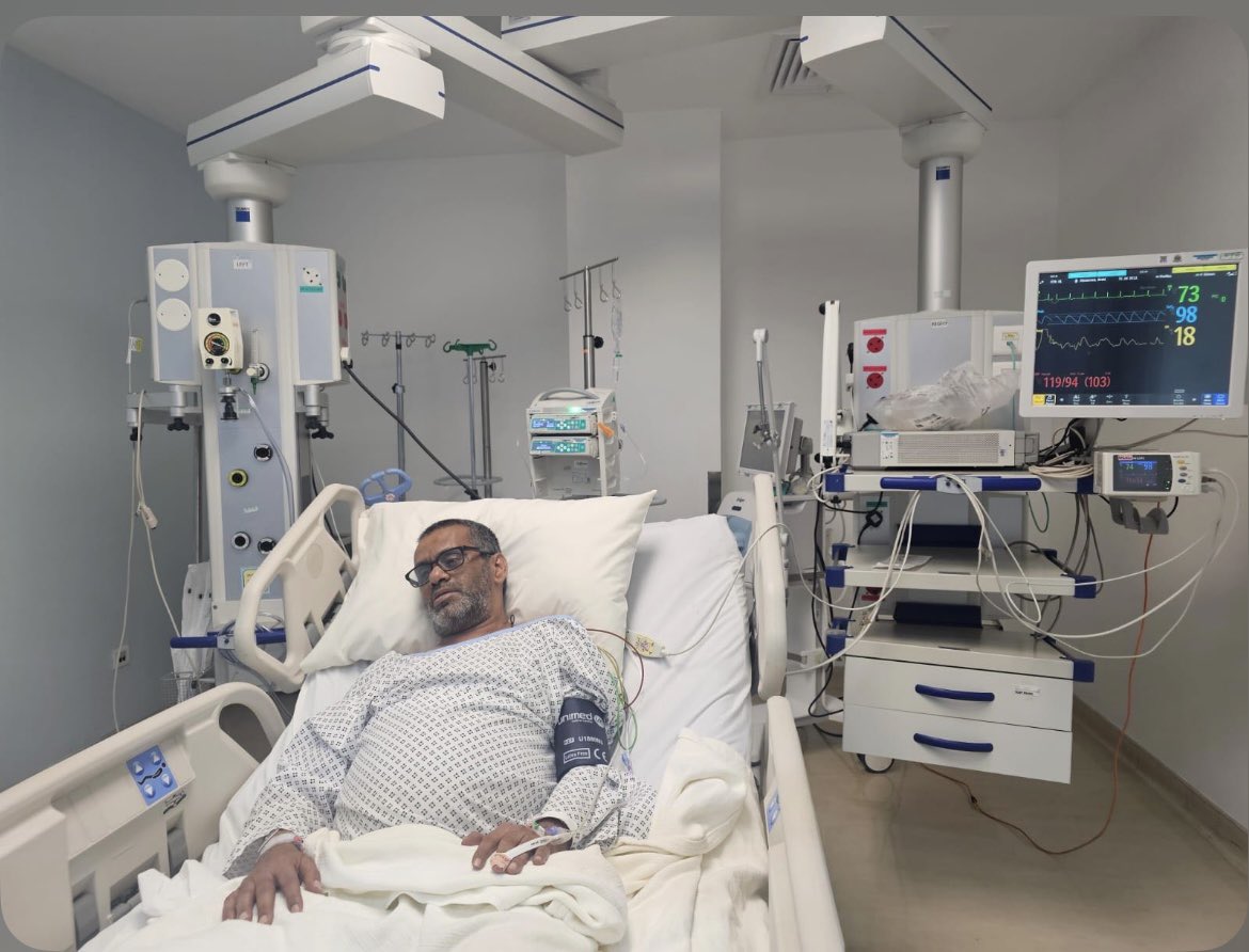 أُجري للأستاذ ابراهيم بن محمد بن أحمد الحذيفي  عملية قسطرة في القلب وهو في العناية المركزة في مستشفى الحرس الوطني بجدة
لابأس عليه طهور إن شاء الله
الله يجمع له بين الأجر والعافية
الله يشفيه ويعافيه