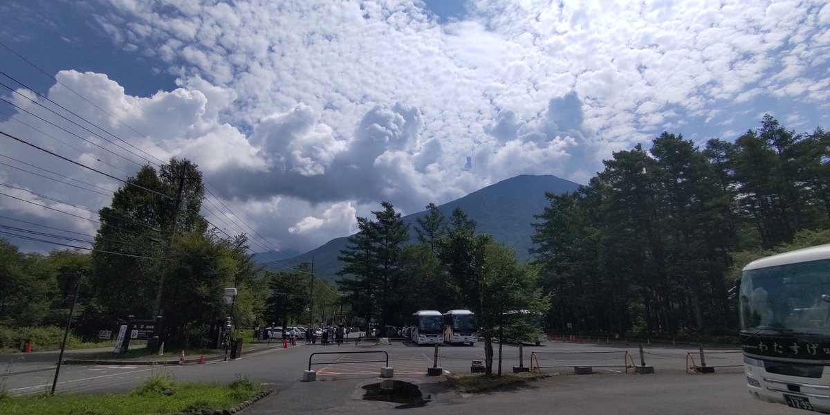 nikkonsm's tweet image. 7月22日(火)
戦場ヶ原周辺の、赤沼は23℃、晴れ
湿度高め&風弱めのため暑く感じます。昼頃には天気が崩れる(崩れると雷雨になりがち)予報ですので、ハイキングは短めに切り上げられるようご計画ください。
なお赤沼駐車場のお手洗いはまだお使いいただけません。ご迷惑をおかけします。