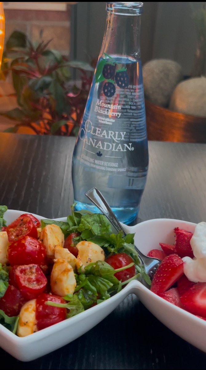 sweetbreeze1212's tweet image. Clearly Canadian is still a perfect 10.
Bottle neva can ๐ฅ