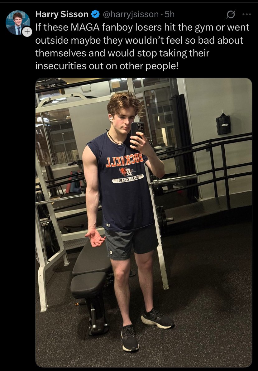 POTUS10Archive's tweet image. Look at his left arm! Why is one so much more muscular than the other 😭
