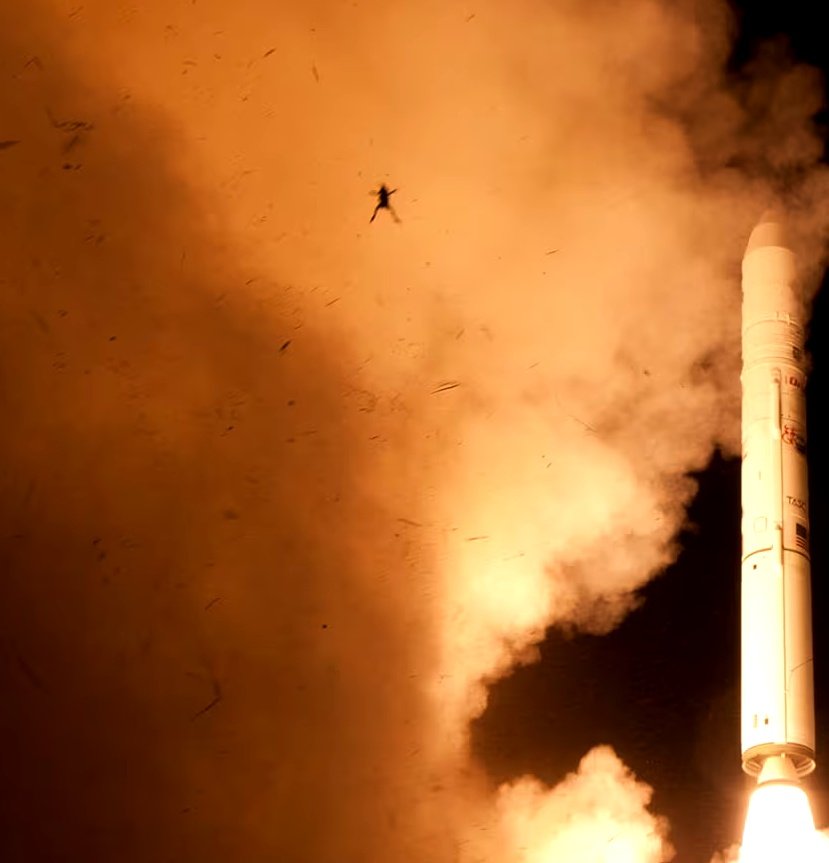 booster_10's tweet image. Got reminded of the Minotaur V frog today. One of the funniest Spaceflight pictures ever taken.