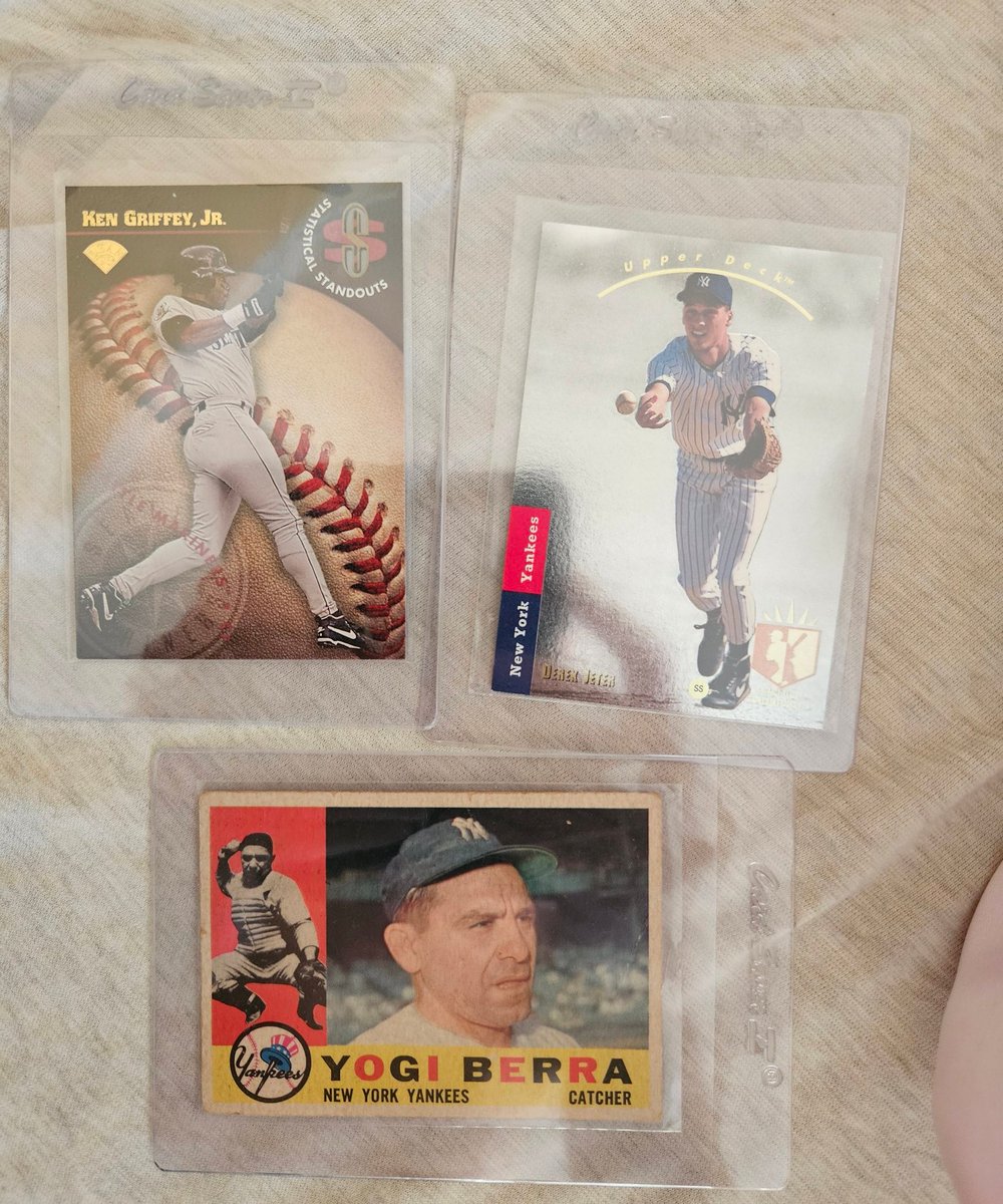 JoshuaRCook's tweet image. Hobby update #23. Picked these boxes up in an online auction for my cousin&apos;s kiddo to sell at a Dec. show for a great hobby learning experience etc. Find the LeBron rookies and ⚾️ 🌟 mixed in...sent them off to grading.
