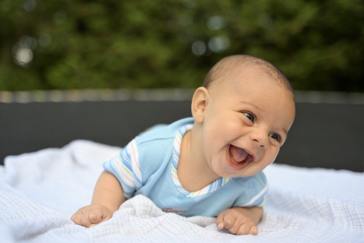 ScottPolhamus's tweet image. Grand Baby Update:
Harry and Charity. 🙂
As soon as you smile at him he just lights up the room with that big happy grin.