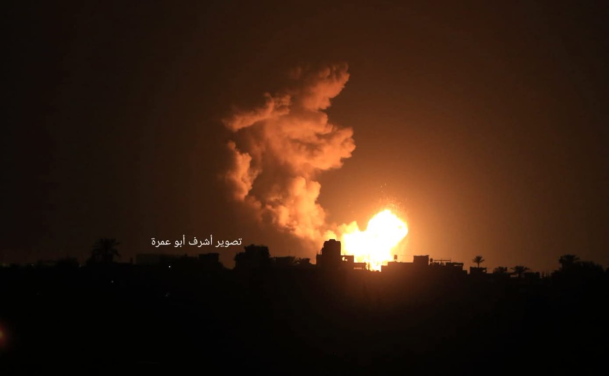 ashrafnasser09's tweet image. In Gaza, the night does not come for rest. In this darkness, the father hugs his children in a tent threatened by shells, and murmurs a faint prayer that only God can hear.
paypal.com/donate?campaig…
@5SolasMissy @AbiWilks @ainiladra @bunnyxomosh @camiruchauria @Louis_Allday