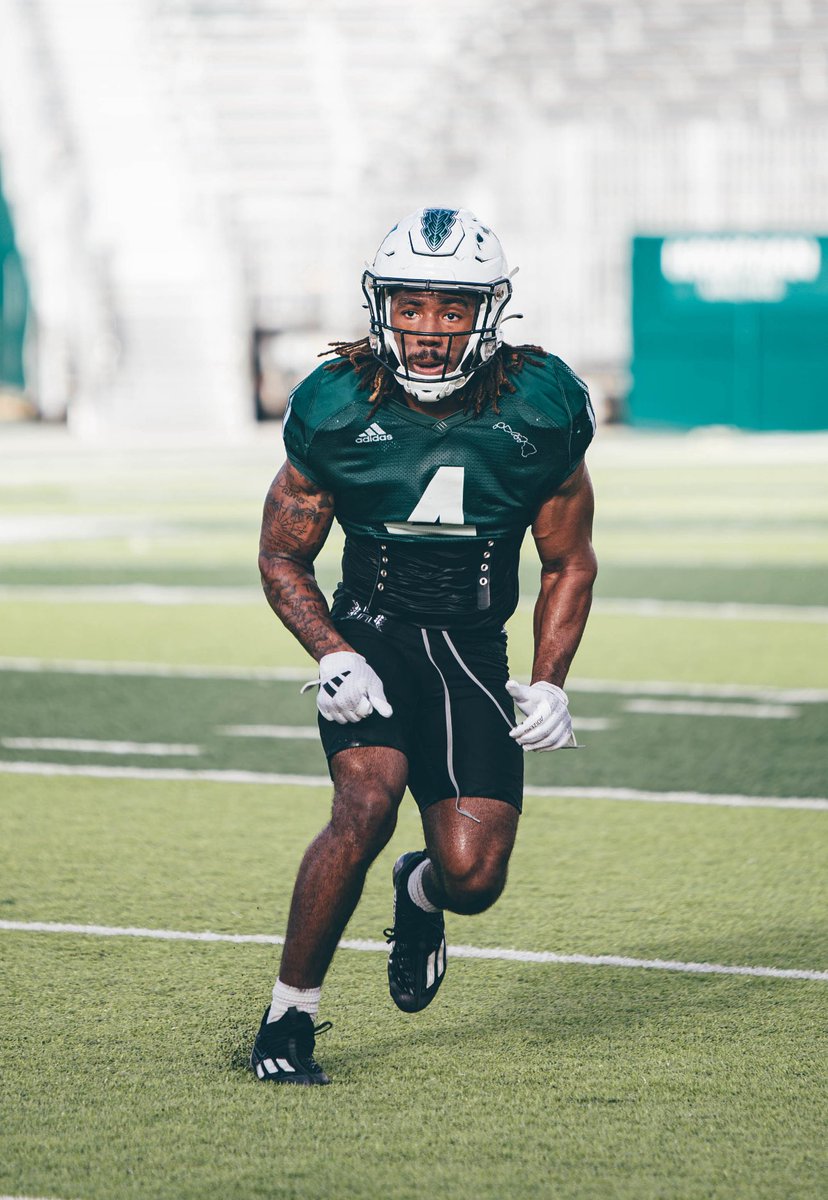 Big year coming up for <a href="/EPalmerr4/">Elijah Palmer</a>. 
#HawaiiFB #BRADDAHHOOD