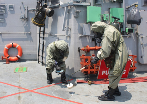 IN_EasternFleet's tweet image. #TrainingTuesday in full swing! 🚢🔥
“Learn as if you were not reaching your goal and as though you were scared of missing it” ― Confucius
Witnessing the raw power and pinpoint accuracy forged through relentless training. It's all about pushing limits and perfecting every…