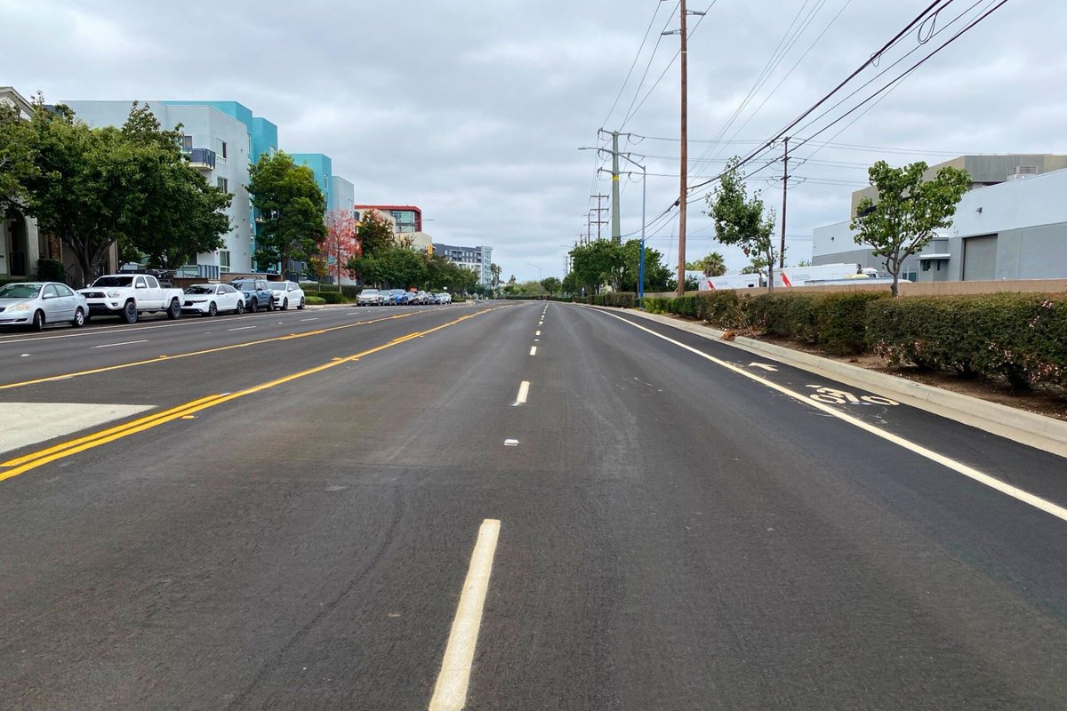 CityofSanDiego's tweet image. Recent slurry seal and striping on Lightwave Avenue in Kearny Mesa is complete! Slurry seal is a cost-effective maintenance treatment that extends the life of streets that are already in good condition. #SanDiegoAtWork