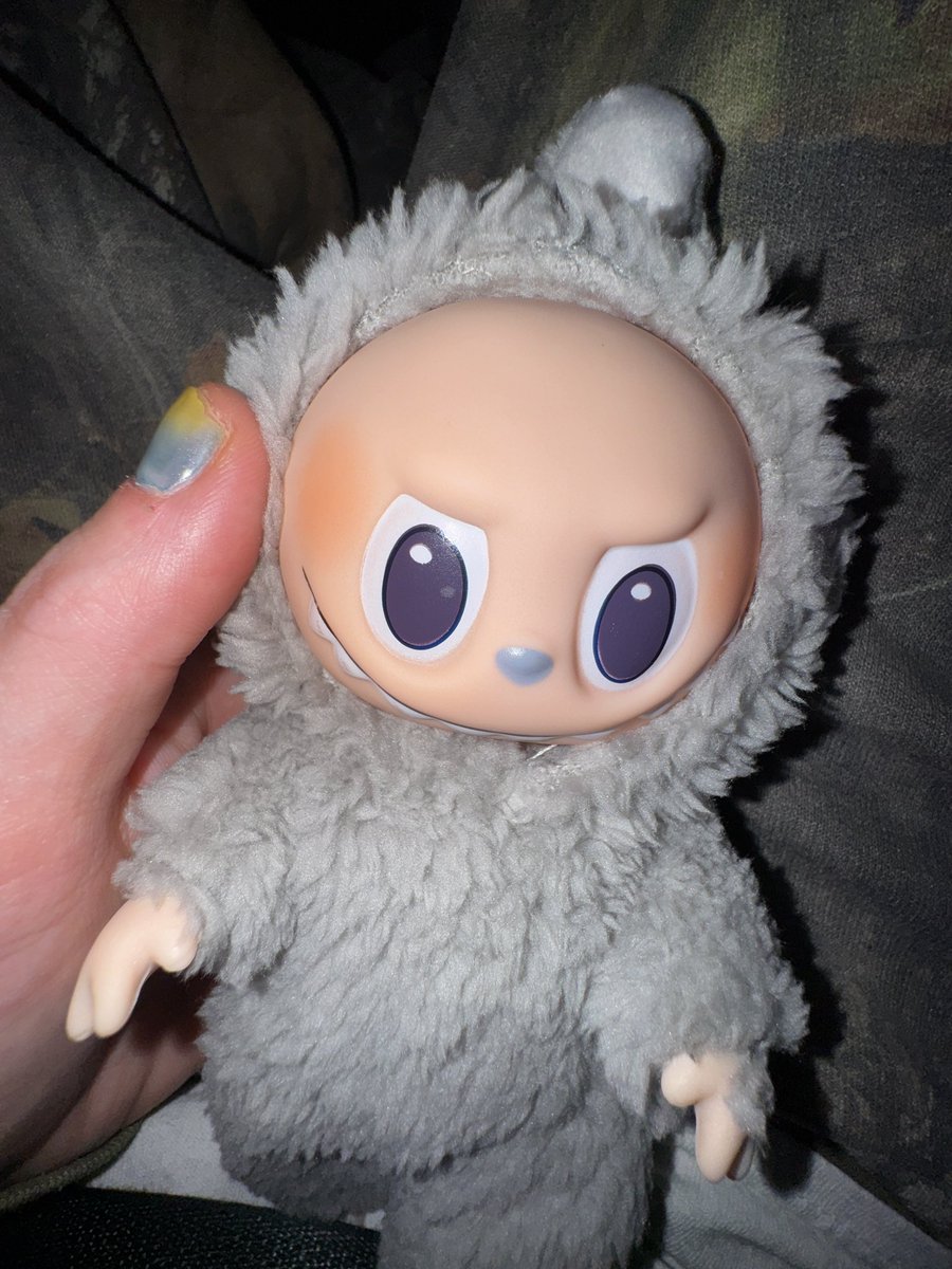awsten's tweet image. YOU’RE LAUGHING. MALE PATTERN BALDNESS AFFECTING MY LITTLE FREAK AND YOU’RE LAUGHING.